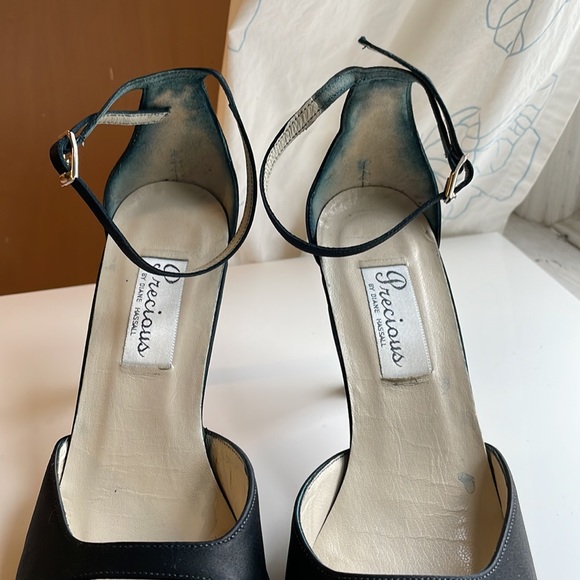 Satin heels with ankle strap - Picture 5 of 6